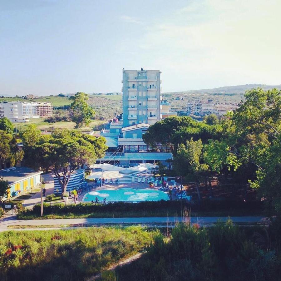 Hotel Perrozzi Васто Екстер'єр фото